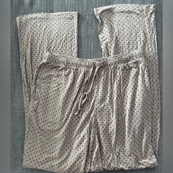 15 piece maternity clothes Bundle!! Sizes M, L, XL - Picture 9 of 13